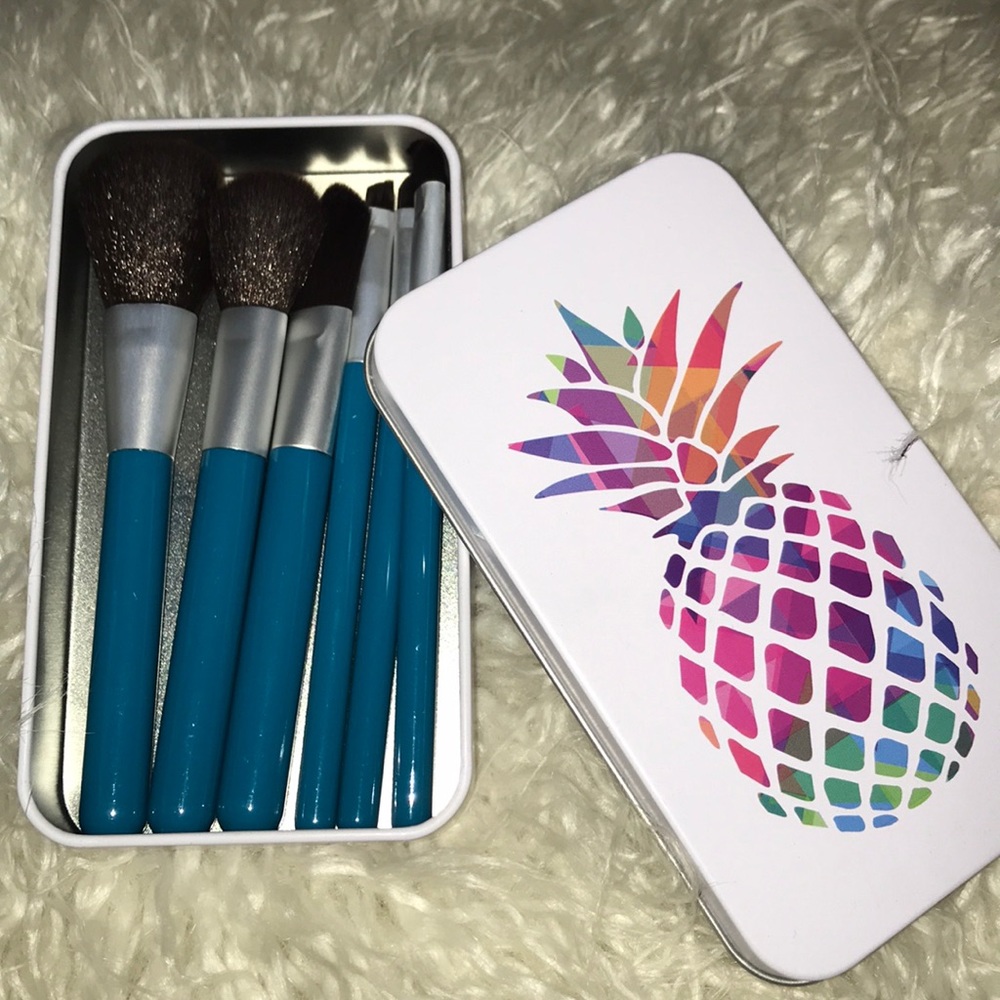 travel makeup brush set and case